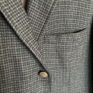Vintage 100% wool houndstooth blazer in green